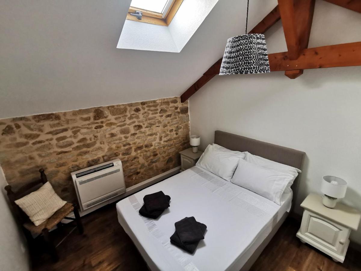 3 Self-Contained Gites With Pool And Games Room Saint-Georges-de-Noisné エクステリア 写真