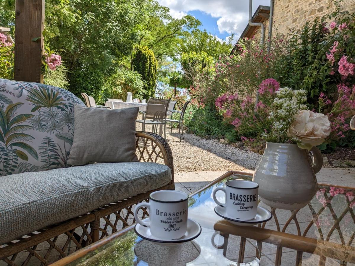 3 Self-Contained Gites With Pool And Games Room Saint-Georges-de-Noisné エクステリア 写真